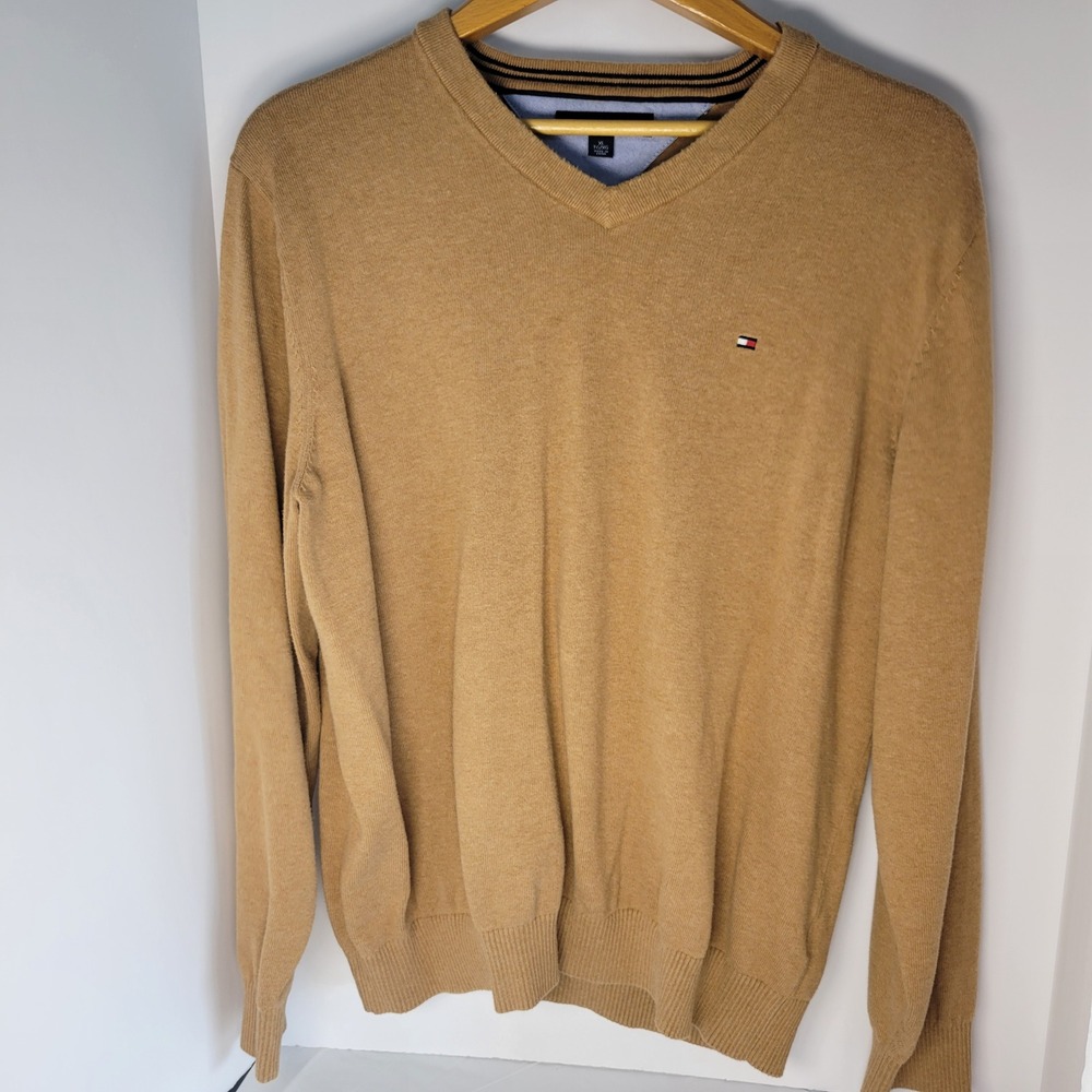 Tommy Hilfiger Mens XL V-Neck Sweater Camel Tan Pullover 08978D0340